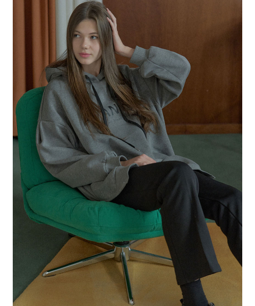 AVANT-G(アバン)の「ロゴフードロングTシャツ - チャコール(裏起毛)(パーカー・レディース・ブラック/チャコール・FREE)」の5枚目の写真