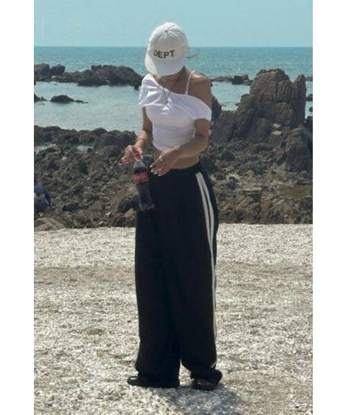 COME（シーオーエムイー）の「[UNISEX] Satin-Trimmed Motorsport Trousers (Black)（その他パンツ・メンズ・その他・1(M)/2(L)）」の8枚目の写真
