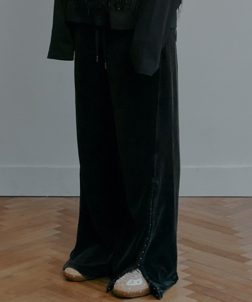 LE CIEL BLEU（ルシェルブルー）の「ブリーチドベロアスウェットパンツ / Bleached Velour Sweatpants（その他パンツ・レディース・ブラック・38/36）」の4枚目の写真