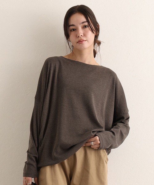 ElegChic(エレグシック)の「ドルマンスリーブボートネックTシャツ(Tシャツ/カットソー・レディース・ベージュ/ネイビー/オフホワイト/グレー/ブラック・L/M/4L/XXL/XL)」の3枚目の写真