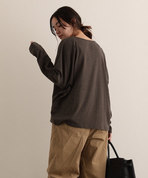 ElegChic(エレグシック)の「ドルマンスリーブボートネックTシャツ(Tシャツ/カットソー・レディース・ベージュ/ネイビー/オフホワイト/グレー/ブラック・L/M/4L/XXL/XL)」の15枚目の写真