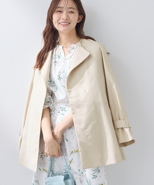 INDIVI（インディヴィ）の「【撥水/軽量】ミドル丈 ミニマルトレンチコート（トレンチコート・レディース・ライトベージュ/ナチュラル/ネイビー・05/13/15 /36/38/40/03/34/19）」の10枚目の写真
