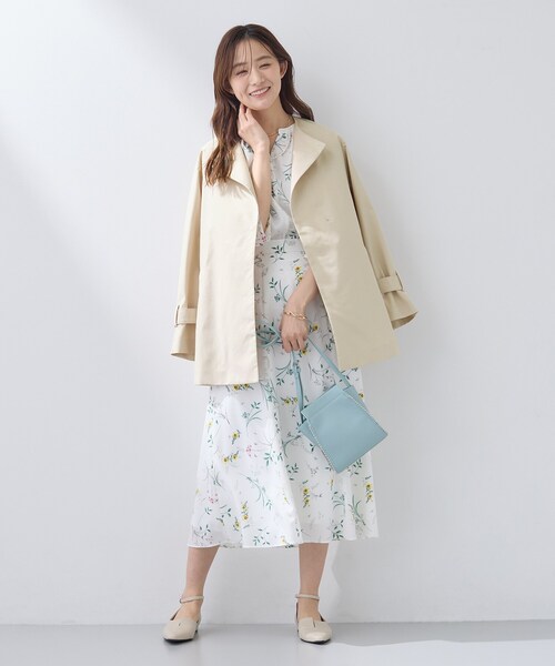 INDIVI（インディヴィ）の「【撥水/軽量】ミドル丈 ミニマルトレンチコート（トレンチコート・レディース・ライトベージュ/ナチュラル/ネイビー・05/13/15 /36/38/40/03/34/19）」の21枚目の写真