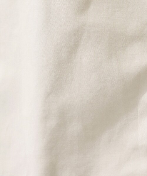 INDIVI（インディヴィ）の「【撥水/軽量】ミドル丈 ミニマルトレンチコート（トレンチコート・レディース・ライトベージュ/ナチュラル/ネイビー・05/13/15 /36/38/40/03/34/19）」の18枚目の写真