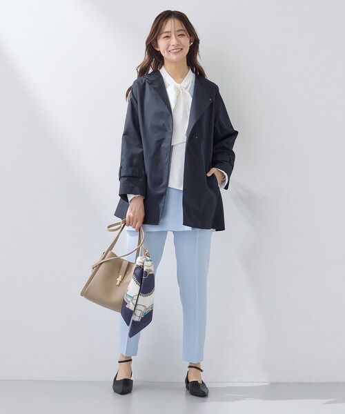 INDIVI（インディヴィ）の「【撥水/軽量】ミドル丈 ミニマルトレンチコート（トレンチコート・レディース・ライトベージュ/ナチュラル/ネイビー・05/13/15 /36/38/40/03/34/19）」の15枚目の写真