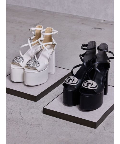 GYDA（ジェイダ）の「GD bijou MOLDベルトサンダル（サンダル・レディース・オフホワイト/ブラック・SMALL/MEDIUM/LARGE）」の4枚目の写真