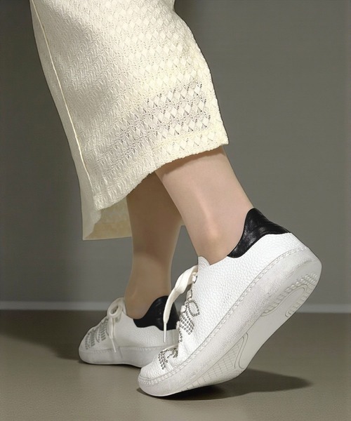 ASH（アッシュ）の「ASH/アッシュ【STAR STUDS】スタッズローカットスニーカー フラットソール 2cmヒール（スニーカー・レディース・ホワイト×レッド/ホワイト×ブラック・37/36/40/39/38/35）」の5枚目の写真