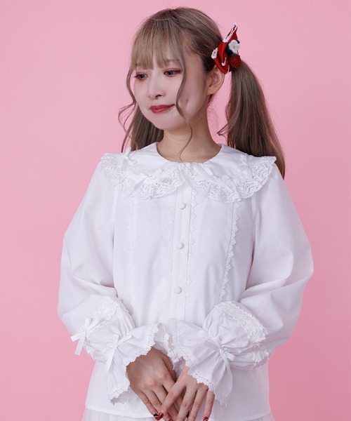 Chalmiere(シャルミエール)の「プチリボン丸襟ブラウス(シャツ/ブラウス・レディース・ホワイト/レッド/ブラウン・MEDIUM)」の8枚目の写真