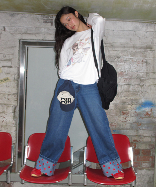 RONRON(ロンロン)の「COSMIC CAT GIRL LONG SLEEVE WHITE(Tシャツ/カットソー・レディース・その他・FREE)」の2枚目の写真