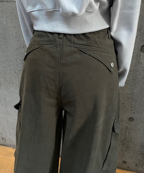 ROGER AND RAW(ロジャーアンドロウ)の「ワイドカーゴカーブパンツ(カーゴパンツ・レディース・ブラック/カーキ/アイボリー・FREE)」の18枚目の写真