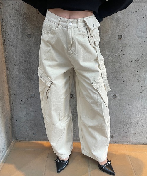 ROGER AND RAW(ロジャーアンドロウ)の「ワイドカーゴカーブパンツ(カーゴパンツ・レディース・ブラック/カーキ/アイボリー・FREE)」の15枚目の写真