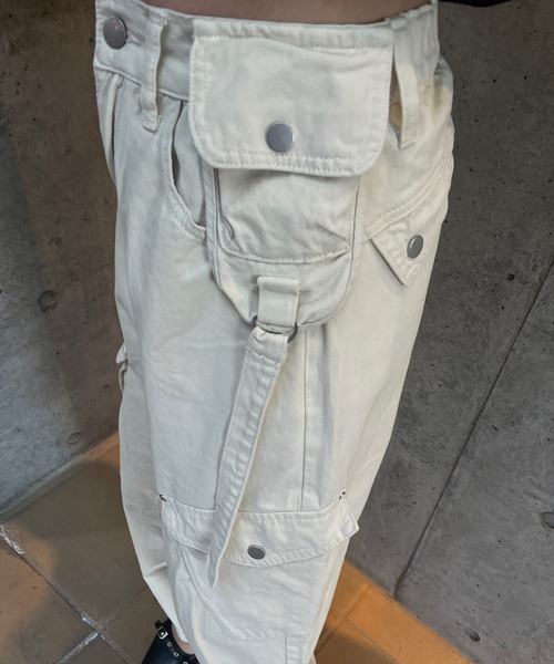 ROGER AND RAW(ロジャーアンドロウ)の「ワイドカーゴカーブパンツ(カーゴパンツ・レディース・ブラック/カーキ/アイボリー・FREE)」の8枚目の写真