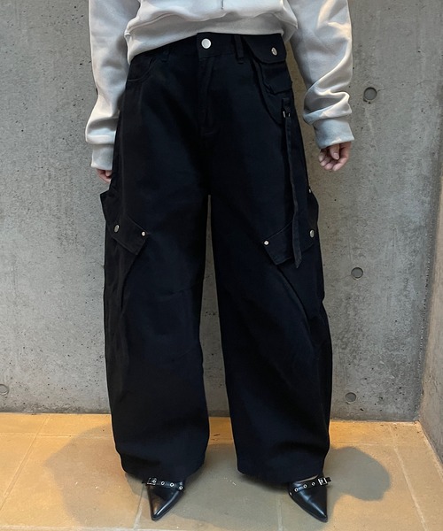 ROGER AND RAW(ロジャーアンドロウ)の「ワイドカーゴカーブパンツ(カーゴパンツ・レディース・ブラック/カーキ/アイボリー・FREE)」の6枚目の写真