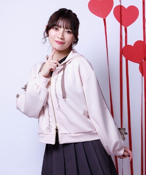 axes femme（アクシーズファム）の「トーションレース刺繍パーカー