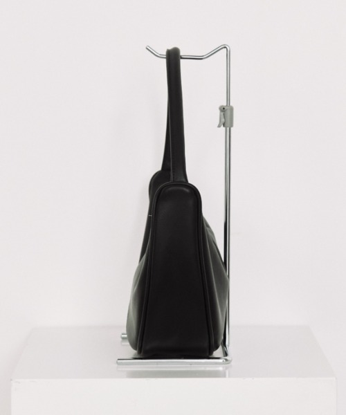 arholiday.standard(エーアールホリデースタンダード)の「one-handle curved shoulder bag / ワンハンドルカーブショルダーバッグ(ショルダーバッグ・レディース・ブラウン/ブラック・FREE)」の4枚目の写真