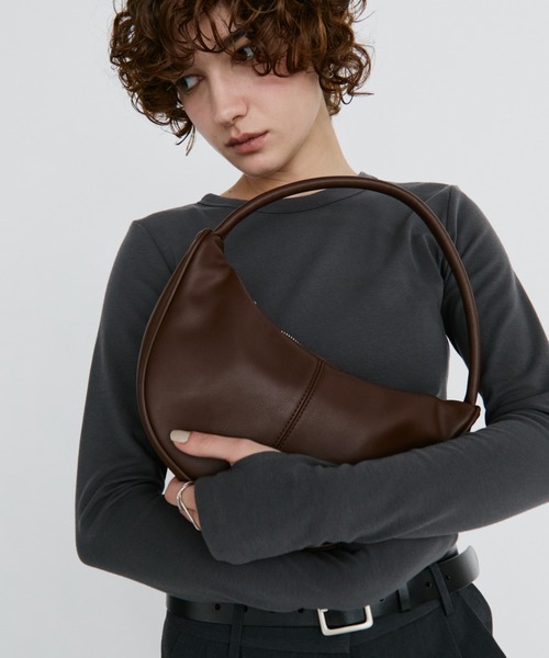 arholiday.standard(エーアールホリデースタンダード)の「one-handle curved shoulder bag / ワンハンドルカーブショルダーバッグ(ショルダーバッグ・レディース・ブラウン/ブラック・FREE)」の20枚目の写真