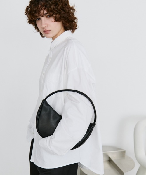 arholiday.standard(エーアールホリデースタンダード)の「one-handle curved shoulder bag / ワンハンドルカーブショルダーバッグ(ショルダーバッグ・レディース・ブラウン/ブラック・FREE)」の11枚目の写真