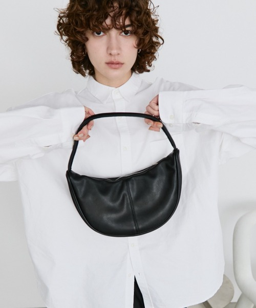 arholiday.standard(エーアールホリデースタンダード)の「one-handle curved shoulder bag / ワンハンドルカーブショルダーバッグ(ショルダーバッグ・レディース・ブラウン/ブラック・FREE)」の9枚目の写真