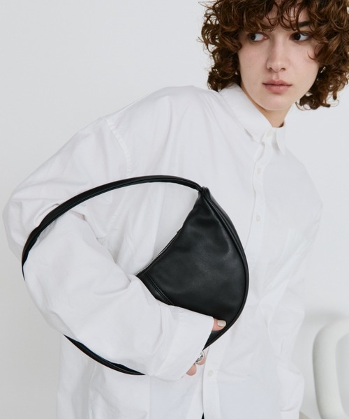 arholiday.standard(エーアールホリデースタンダード)の「one-handle curved shoulder bag / ワンハンドルカーブショルダーバッグ(ショルダーバッグ・レディース・ブラウン/ブラック・FREE)」の10枚目の写真