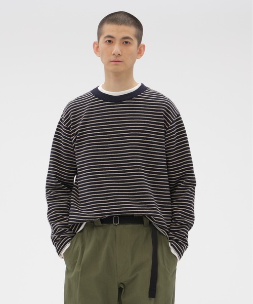 MHL.(エムエイチエル)の「TEXTURED COTTON STRIPE(Tシャツ/カットソー・メンズ・ネイビー・LARGE/MEDIUM)」の1枚目の写真