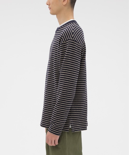MHL.(エムエイチエル)の「TEXTURED COTTON STRIPE(Tシャツ/カットソー・メンズ・ネイビー・LARGE/MEDIUM)」の4枚目の写真