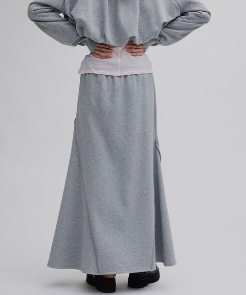 Ameri（アメリ）の「BALLOON SWEAT TOP WITH SKIRT（セットアップ・レディース・クリーム/アッシュブラウン/グレー・MEDIUM/SMALL）」の20枚目の写真