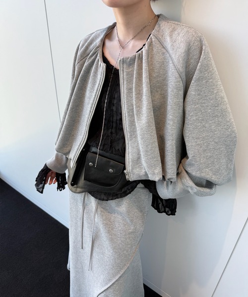 Ameri（アメリ）の「BALLOON SWEAT TOP WITH SKIRT（セットアップ・レディース・クリーム/アッシュブラウン/グレー・MEDIUM/SMALL）」の7枚目の写真