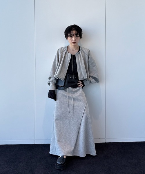 Ameri（アメリ）の「BALLOON SWEAT TOP WITH SKIRT（セットアップ・レディース・クリーム/アッシュブラウン/グレー・MEDIUM/SMALL）」の4枚目の写真