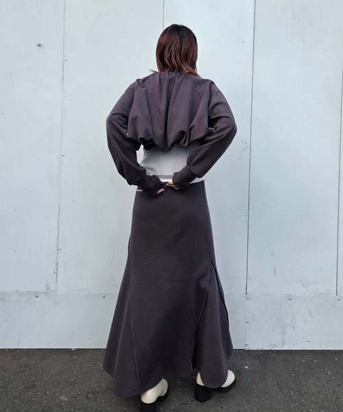 Ameri（アメリ）の「BALLOON SWEAT TOP WITH SKIRT（セットアップ・レディース・クリーム/アッシュブラウン/グレー・MEDIUM/SMALL）」の12枚目の写真