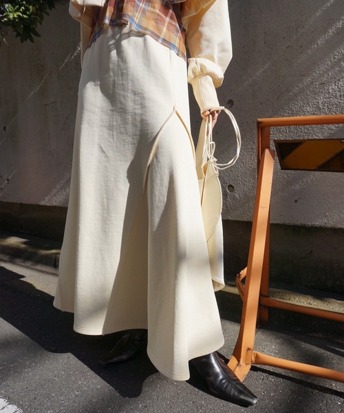 Ameri（アメリ）の「BALLOON SWEAT TOP WITH SKIRT（セットアップ・レディース・クリーム/アッシュブラウン/グレー・MEDIUM/SMALL）」の10枚目の写真