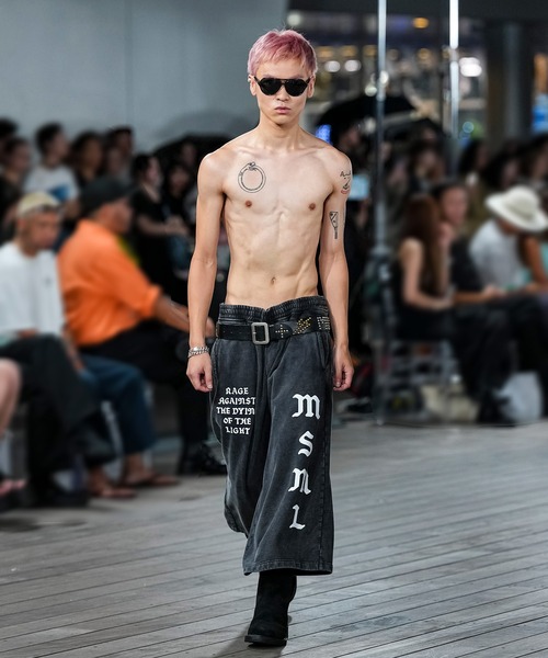 MSML（エムエスエムエル）の「GARMENT DYED SWEAT CROPPED PANTS（スウェットパンツ・メンズ・ホワイト/ブラック・XL/L/M）」の2枚目の写真