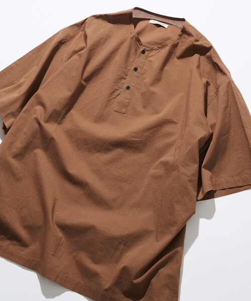 FREAK'S STORE(フリークスストア)の「限定展開 Relax Fit リラックスフィット ヘンリーネック プルオーバーシャツ(シャツ/ブラウス・メンズ・ホワイト/チャコールグレー/ブラウン/ブラック/ベージュ・MEDIUM/SMALL/LARGE)」の5枚目の写真