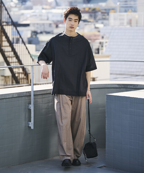 FREAK'S STORE(フリークスストア)の「限定展開 Relax Fit リラックスフィット ヘンリーネック プルオーバーシャツ(シャツ/ブラウス・メンズ・ホワイト/チャコールグレー/ブラウン/ブラック/ベージュ・MEDIUM/SMALL/LARGE)」の22枚目の写真