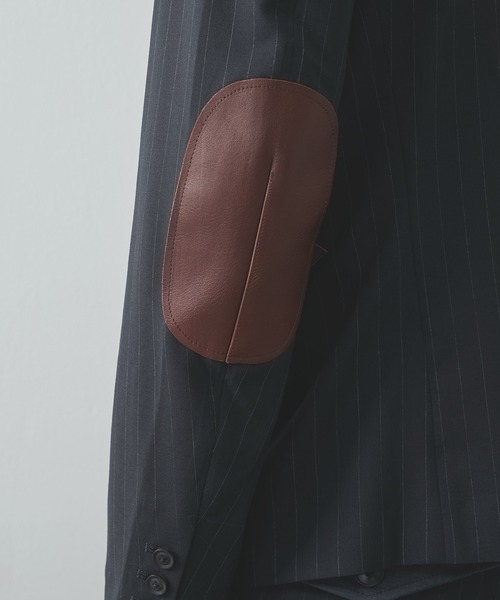 KHOKI(コッキ)の「【KHOKI/コッキ】Leather-Patch No-Collar Jacket(テーラードジャケット・メンズ・グレー/ブラック・3/2)」の11枚目の写真