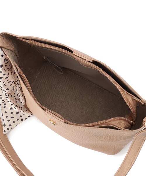 SHOO・LA・RUE（シューラルー）の「スカーフ付きショルダーバッグ（ショルダーバッグ・レディース・ライトベージュ/ブラック/ピンク系・00）」の16枚目の写真