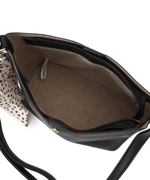 SHOO・LA・RUE（シューラルー）の「スカーフ付きショルダーバッグ（ショルダーバッグ・レディース・ライトベージュ/ブラック/ピンク系・00）」の17枚目の写真