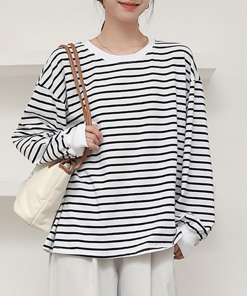 DAY CLOSET(デイ クローゼット)の「【ゆったりオーバーサイズ】長袖ボーダー柄 ドロップショルダー ロングTシャツ/カットソー レディース(Tシャツ/カットソー・レディース・ホワイト×ブラック・M/L)」の1枚目の写真