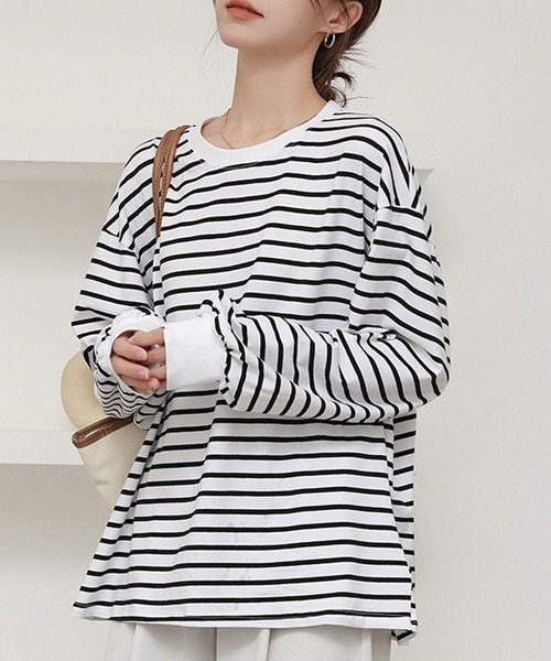 DAY CLOSET(デイ クローゼット)の「【ゆったりオーバーサイズ】長袖ボーダー柄 ドロップショルダー ロングTシャツ/カットソー レディース(Tシャツ/カットソー・レディース・ホワイト×ブラック・M/L)」の2枚目の写真