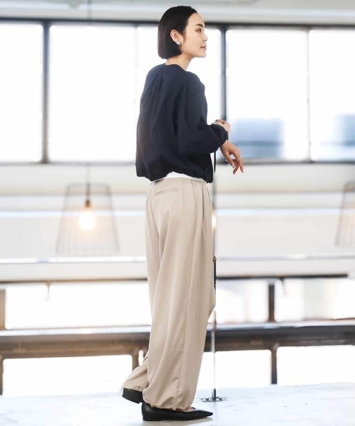 MICHEL KLEIN(ミッシェル・クラン)の「ナイロンペーパー ノーカラーブルゾン(ブルゾン・レディース・ホワイト/ネイビー・38)」の16枚目の写真