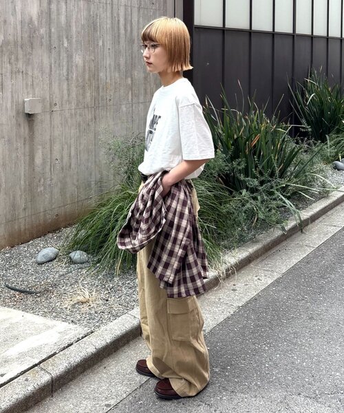 CIAOPANIC TYPY（チャオパニックティピー）の「【UNISEX】【プラスサイズあり】スラブ天竺ピグメントロゴTEE（Tシャツ/カットソー・メンズ・ブラウン/ホワイト/ブラック/イエロー/ブラック系その他/ブルー/ピンク・LARGE/MEDIUM/XX-LARGE）」の12枚目の写真