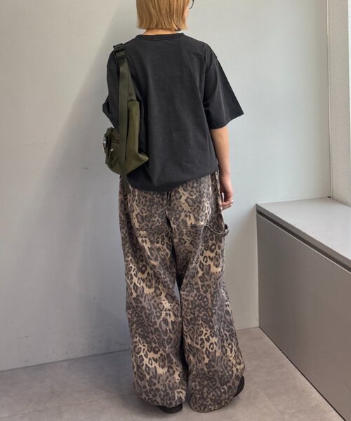 CIAOPANIC TYPY（チャオパニックティピー）の「【UNISEX】【プラスサイズあり】スラブ天竺ピグメントロゴTEE（Tシャツ/カットソー・メンズ・ブラウン/ホワイト/ブラック/イエロー/ブラック系その他/ブルー/ピンク・LARGE/MEDIUM/XX-LARGE）」の21枚目の写真