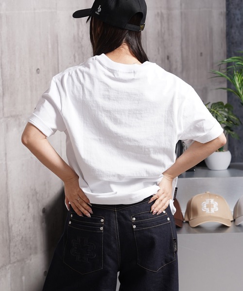 Laufer(ロイファー)の「【Laufer】Bullet hole Tee / バレットホール クロップド ボックスシルエット Tシャツ / 短丈 ヘビーウェイト 刺繍 Tシャツ(Tシャツ/カットソー・メンズ・ホワイト/ブラック・XL/L/M/S)」の3枚目の写真