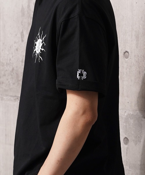 Laufer(ロイファー)の「【Laufer】Bullet hole Tee / バレットホール クロップド ボックスシルエット Tシャツ / 短丈 ヘビーウェイト 刺繍 Tシャツ(Tシャツ/カットソー・メンズ・ホワイト/ブラック・XL/L/M/S)」の20枚目の写真