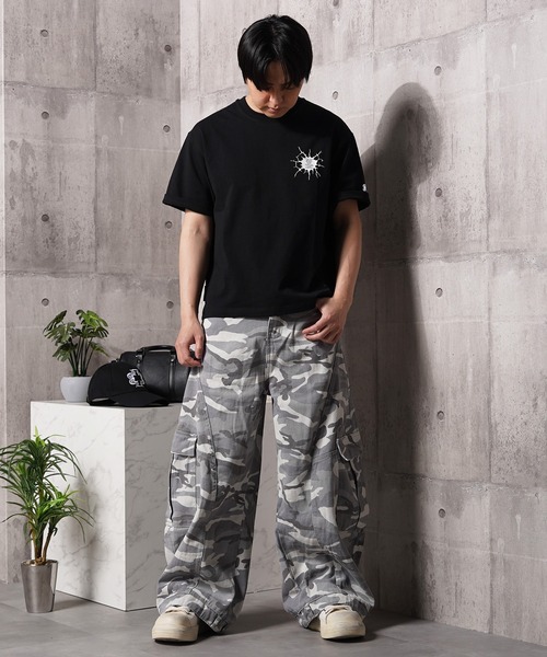 Laufer(ロイファー)の「【Laufer】Bullet hole Tee / バレットホール クロップド ボックスシルエット Tシャツ / 短丈 ヘビーウェイト 刺繍 Tシャツ(Tシャツ/カットソー・メンズ・ホワイト/ブラック・XL/L/M/S)」の22枚目の写真
