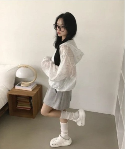 Vini(ヴィニ)の「ドット透け感ウインドブレーカー(Tシャツ/カットソー・レディース・ホワイト・MEDIUM)」の7枚目の写真