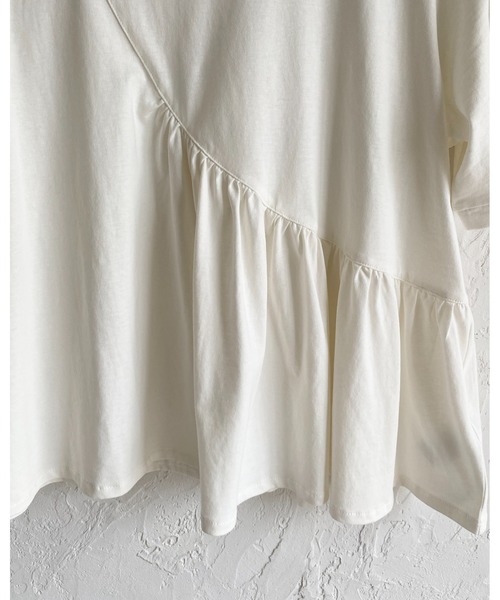She's Closet（シーズクローゼット）の「アシンメトリー 切り替え ギャザーフリル 半袖パフスリーブティアードTシャツ（Tシャツ/カットソー・レディース・ホワイト/ブラック・FREE）」の17枚目の写真