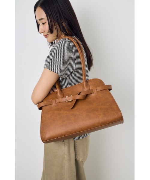 AZUL by moussy（アズールバイマウジー）の「メタルパーツベルトハンドバッグ（ハンドバッグ・レディース・キャメル/ブラック・FREE）」の14枚目の写真
