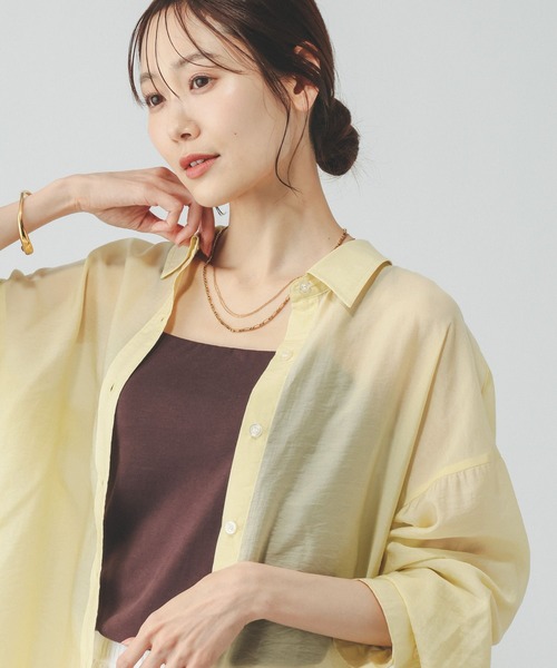GLOBAL WORK(グローバルワーク)の「シルキータッチシアーシャツ長袖/636668(シャツ/ブラウス・レディース・ブラウン/ベージュ/イエロー/ブルー/チャコールグレー/オフホワイト・LARGE/SMALL/MEDIUM)」の6枚目の写真