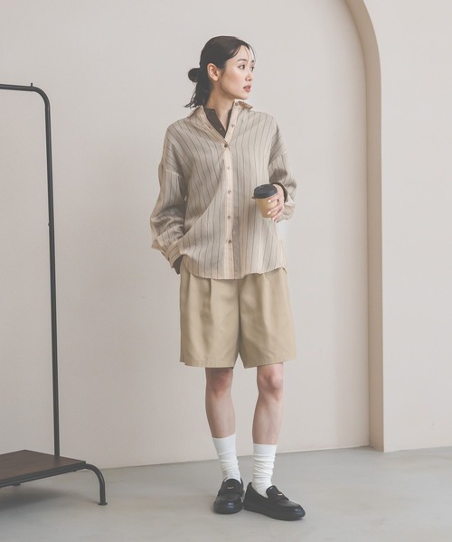 GLOBAL WORK(グローバルワーク)の「シルキータッチシアーシャツ長袖/636668(シャツ/ブラウス・レディース・ブラウン/ベージュ/イエロー/ブルー/チャコールグレー/オフホワイト・LARGE/SMALL/MEDIUM)」の14枚目の写真