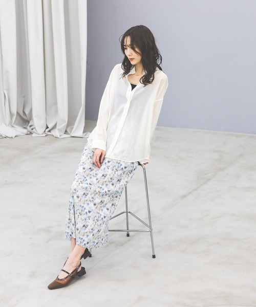 GLOBAL WORK(グローバルワーク)の「シルキータッチシアーシャツ長袖/636668(シャツ/ブラウス・レディース・ブラウン/ベージュ/イエロー/ブルー/チャコールグレー/オフホワイト・LARGE/SMALL/MEDIUM)」の9枚目の写真